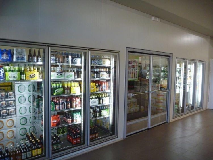 ビール洞窟の冷蔵庫の冷凍庫のクーラーの商業歩行のガラス ドアの歩行